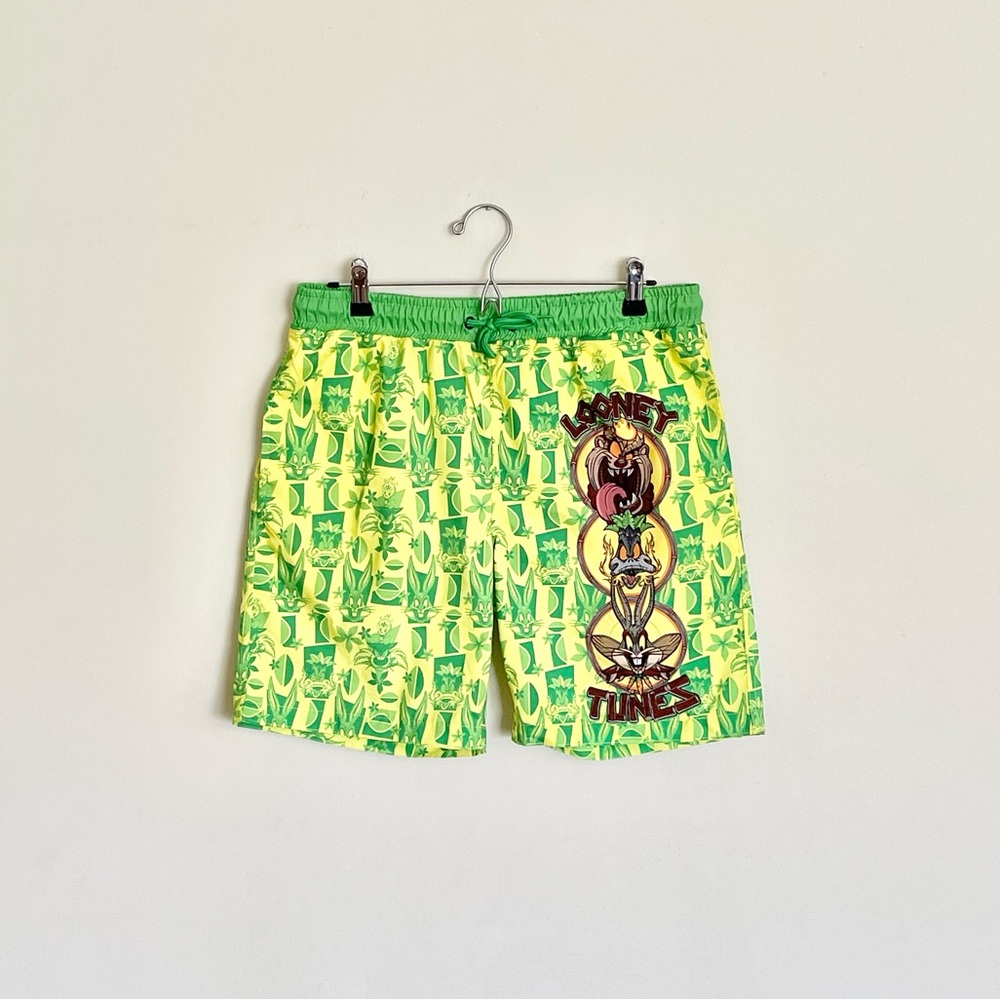 Looney Tunes Tiki Taz Bugs Daffy Graphic Yellow Green Swim Trunks Men’s Medium